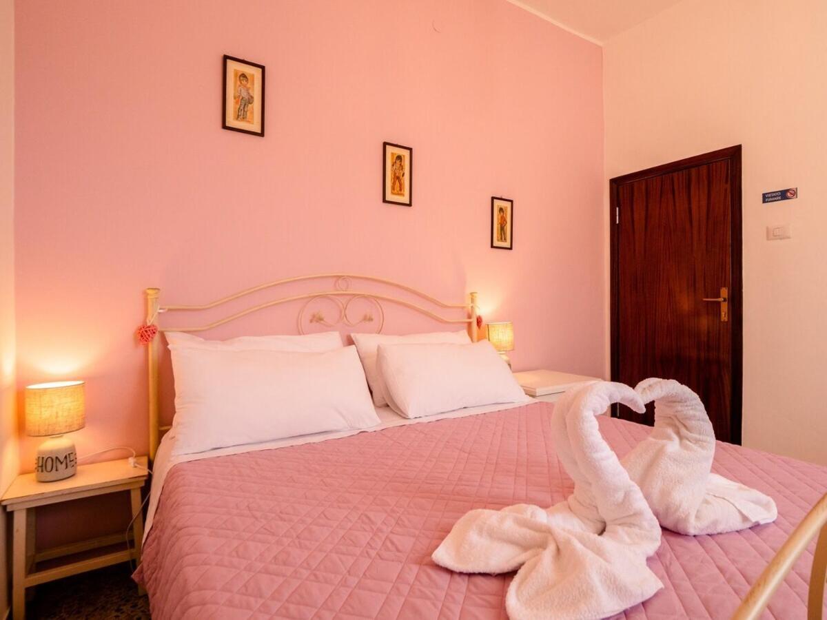 Casa Mafalda - Rooms, Friends And More - Affittacamere, Guest House Senigallia Esterno foto