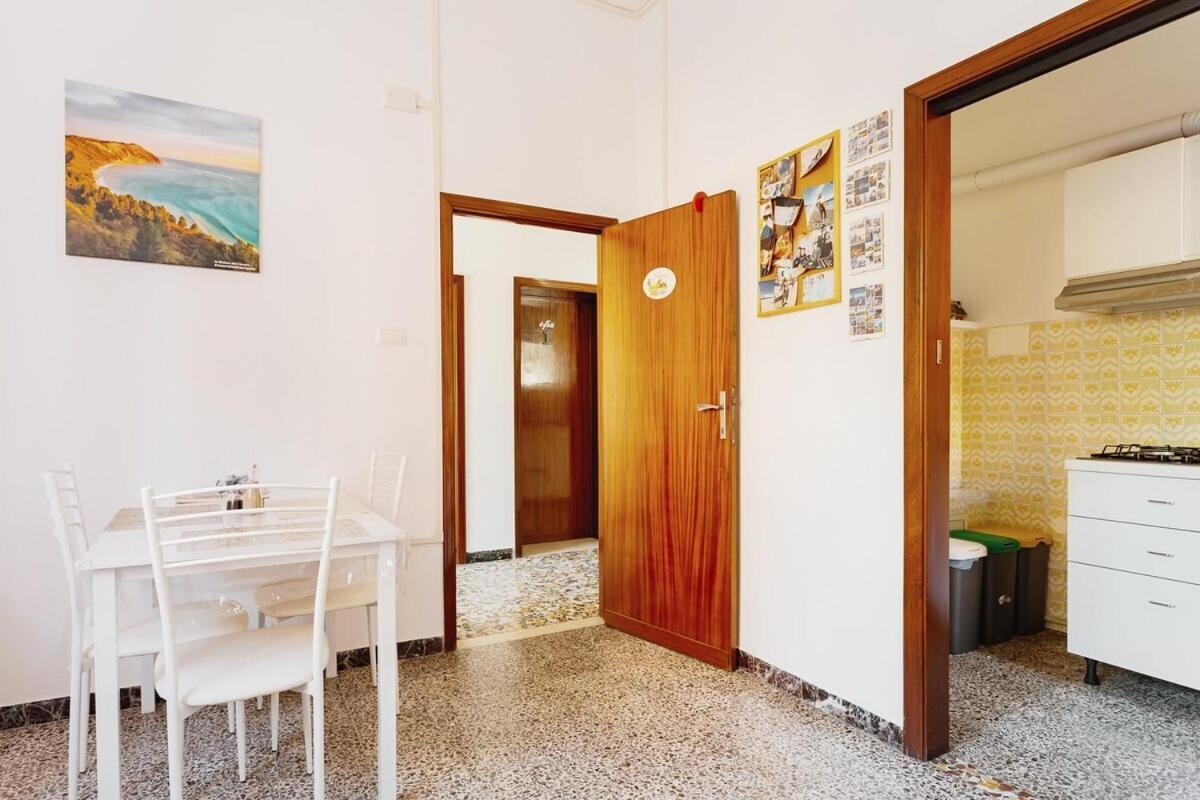 Casa Mafalda - Rooms, Friends And More - Affittacamere, Guest House Senigallia Esterno foto