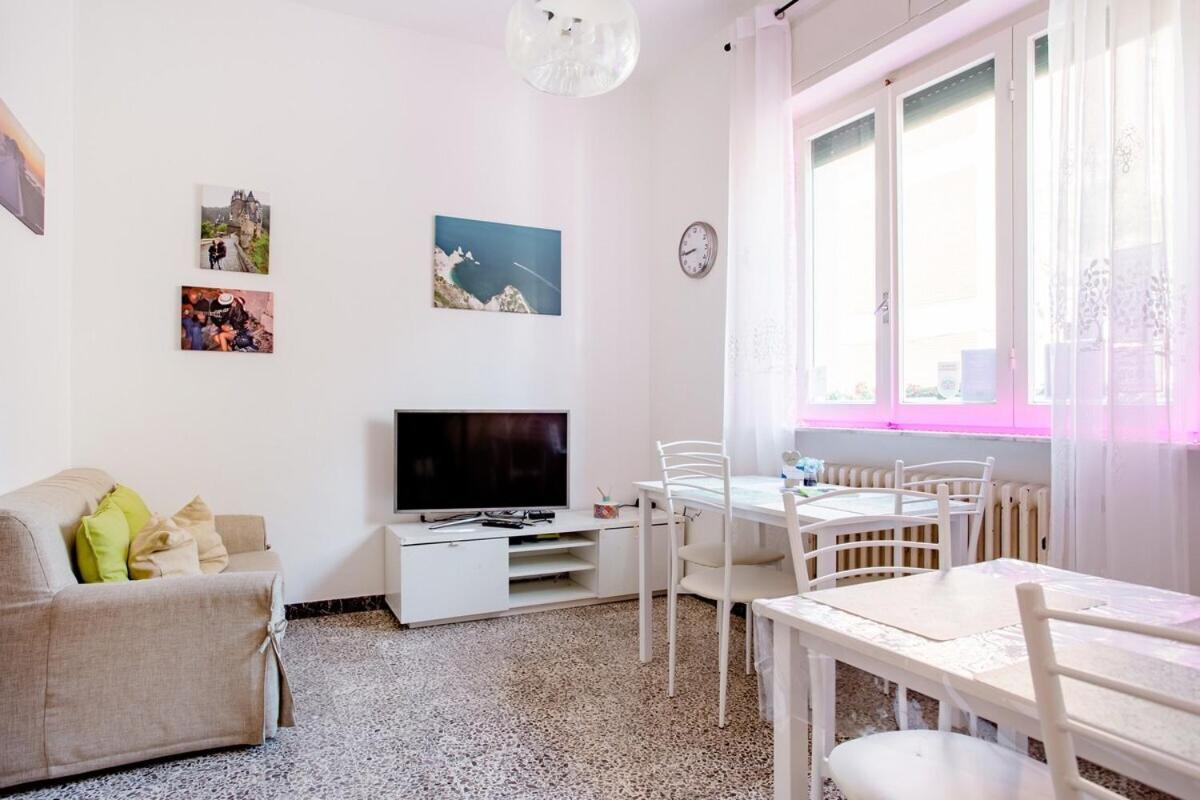 Casa Mafalda - Rooms, Friends And More - Affittacamere, Guest House Senigallia Esterno foto
