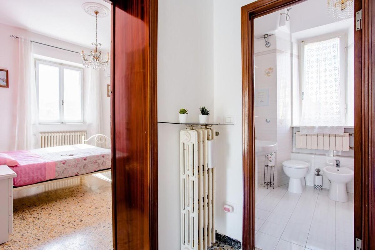 Casa Mafalda - Rooms, Friends And More - Affittacamere, Guest House Senigallia Esterno foto