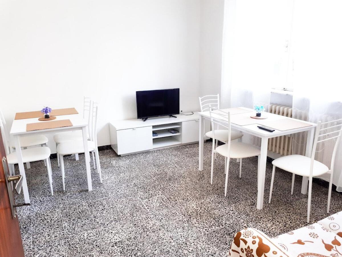 Casa Mafalda - Rooms, Friends And More - Affittacamere, Guest House Senigallia Esterno foto
