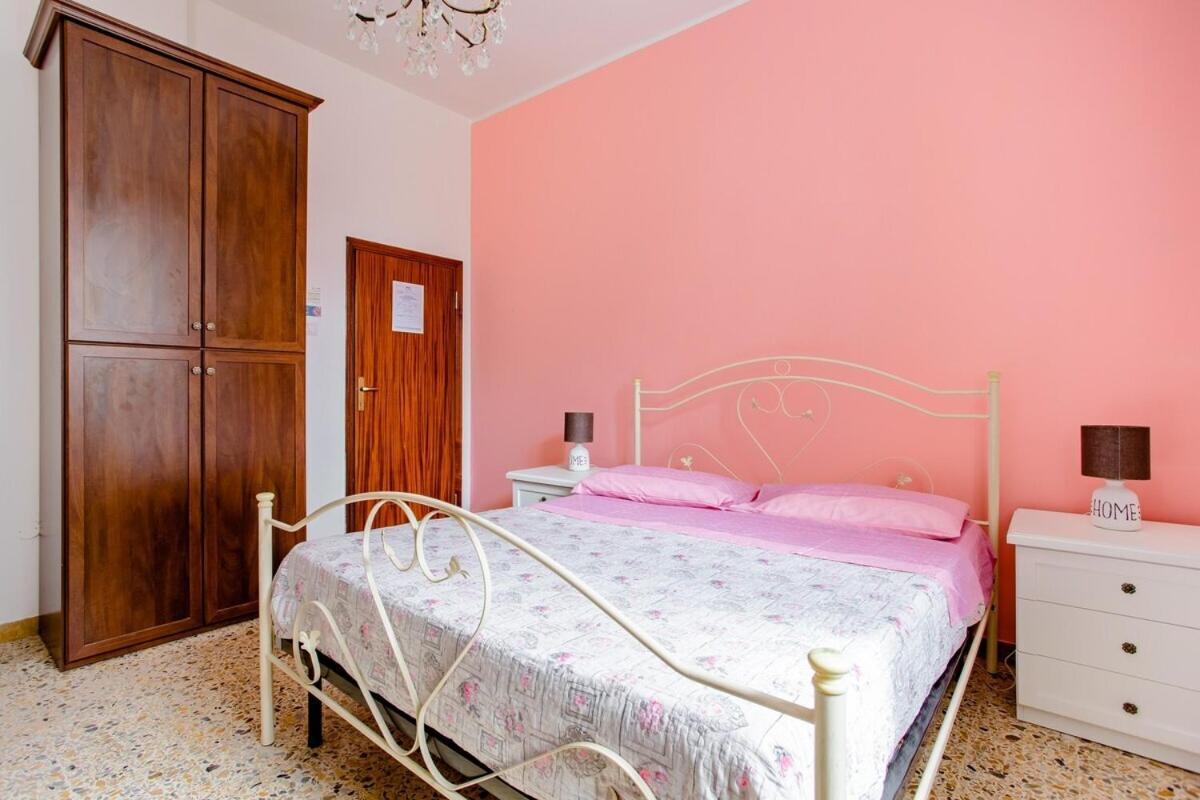 Casa Mafalda - Rooms, Friends And More - Affittacamere, Guest House Senigallia Camera foto